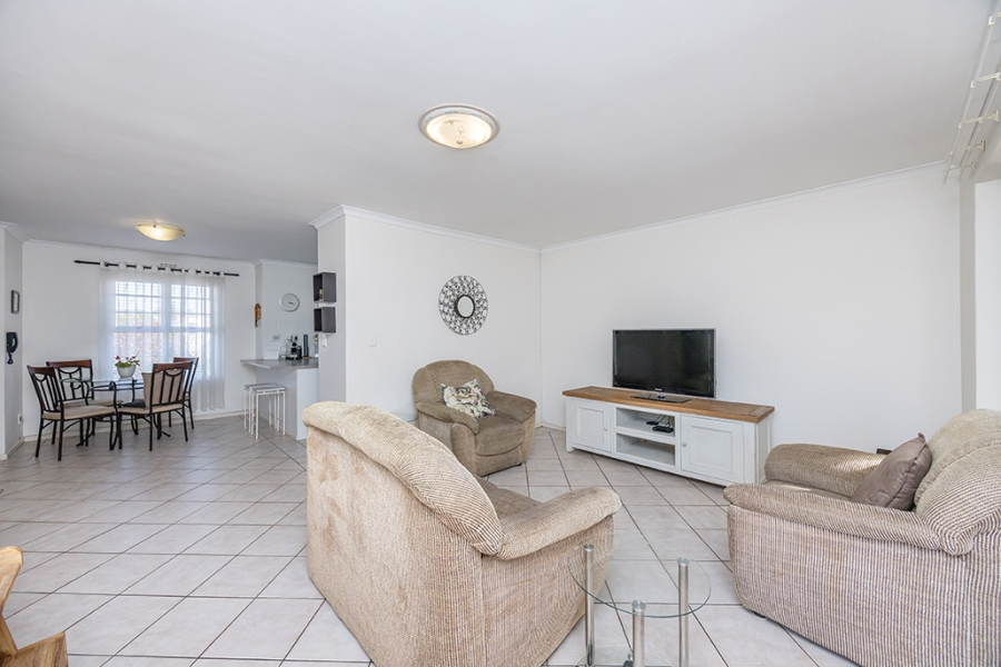 To Let 2 Bedroom Property for Rent in Sunningdale Western Cape